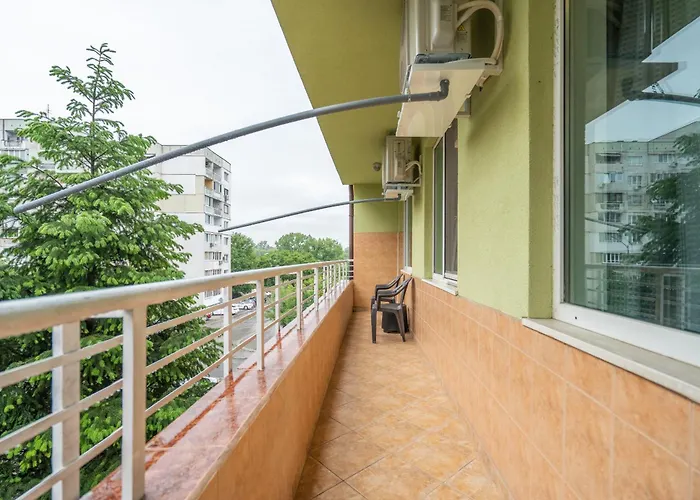 Апартамент Marble Place София